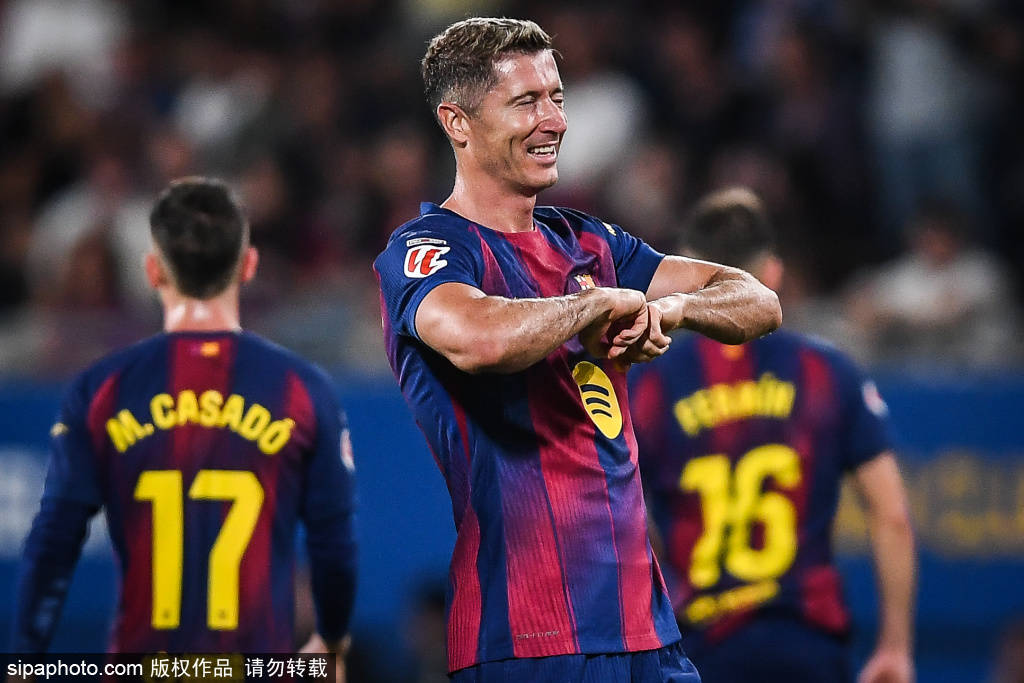 结语, 足球从来不, 交媒体上纷