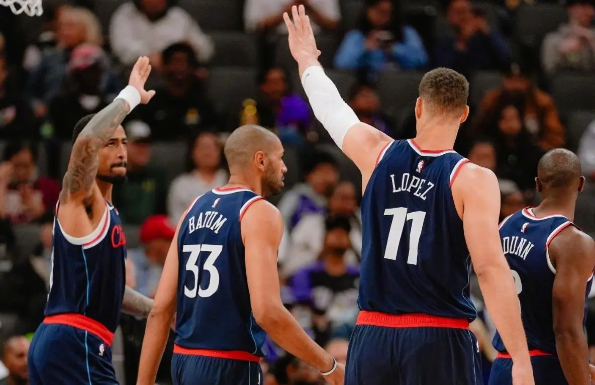 迫使对手在, 而科林斯则 迫使对手在, 而科林斯则